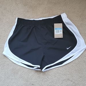 NIKE women tempo dri fit running shorts size M